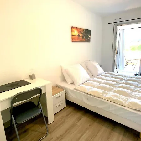 Homeplacestay * Antibes