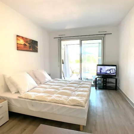 Apartment Homeplacestay Antibes