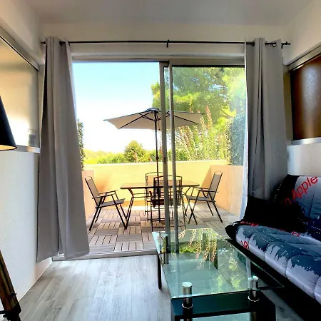 Homeplacestay * Antibes